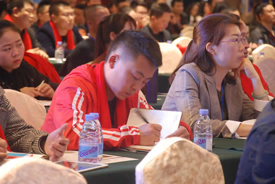 伊盾10載，贏領未來——伊盾門窗即將舉辦第八屆經銷商戰略峰會！09